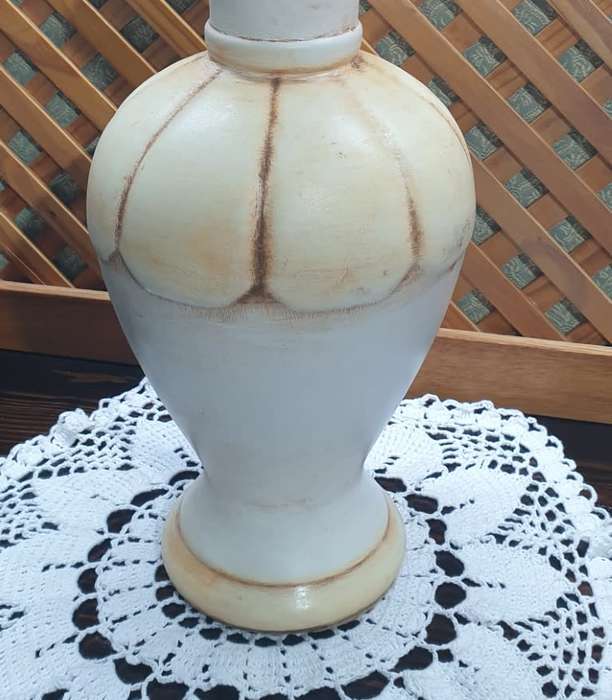 CERAMIC VASE WITH FLOWERS