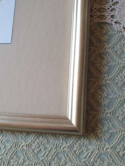 SMALL FRAME WITH PICTURE | SIGNED |
