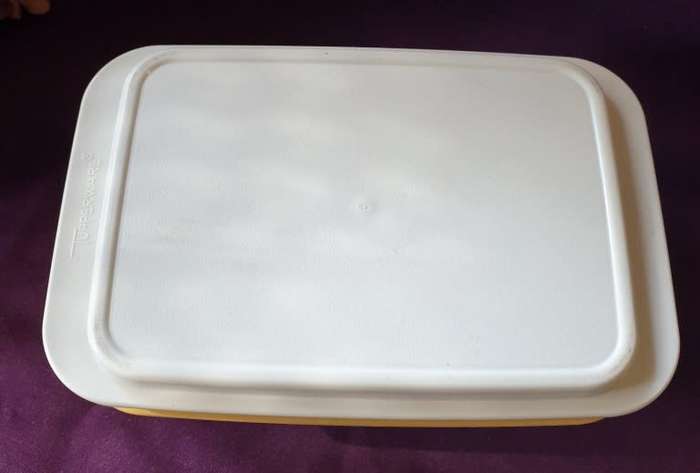 TUPPERWARE VINTAGE BUTTER DISH