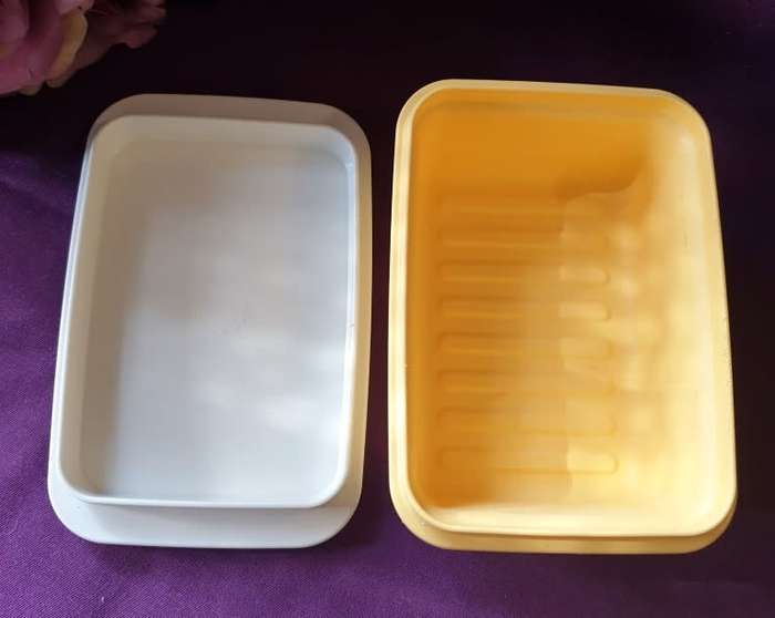 TUPPERWARE VINTAGE BUTTER DISH