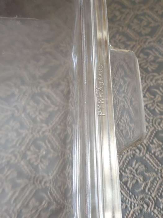 Vintage Pyrex bowl  with silver plated stand