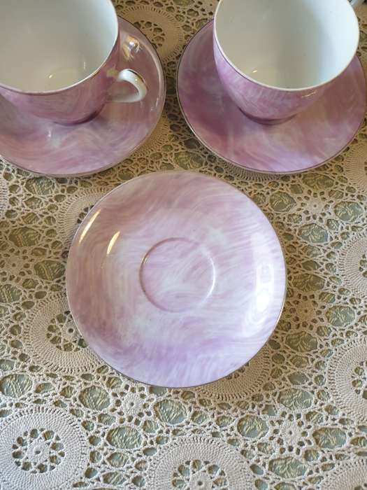 3 CUPS AND SAUCERS (PINK)