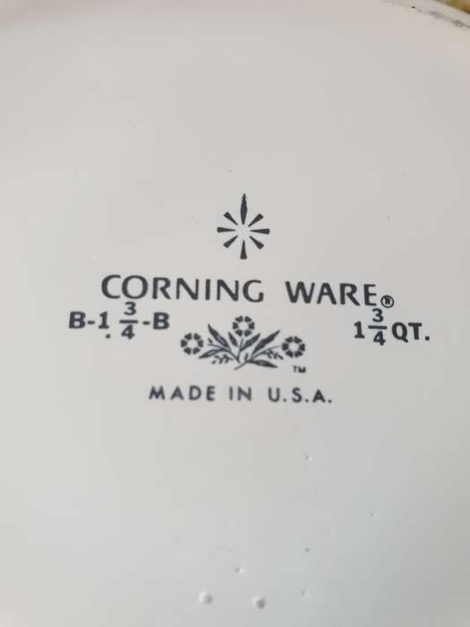 VINTAGE CORNING WARE BOWL WITH LID