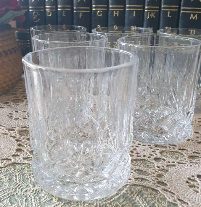 6 WHISKEY TUMBLERS