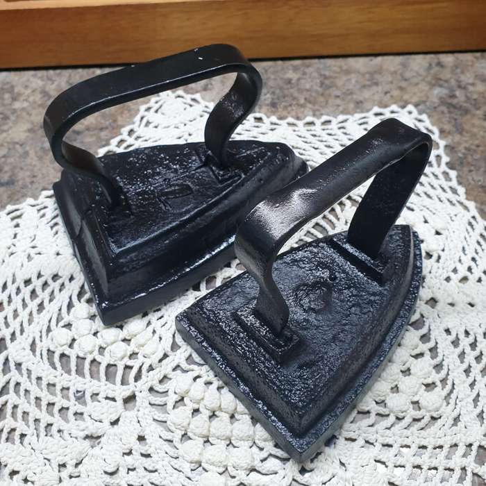 Vintage cast iron, coal stove clothing Sad Iron