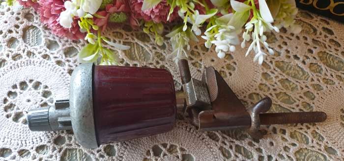 Vintage German Bakelite Tub Pencil Sharpener Fedra 4900 Lead Pointer Drafting | good working order |
