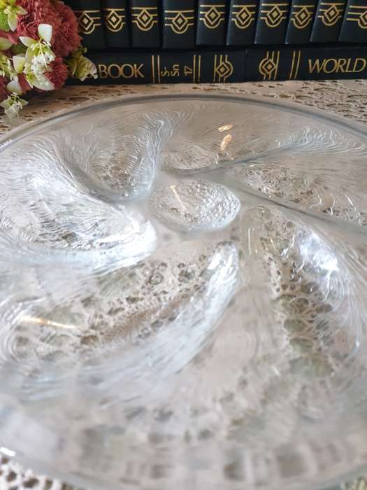 Vintage French round shaped Glass oyster plate / Sea Food Plate/tableware (01)