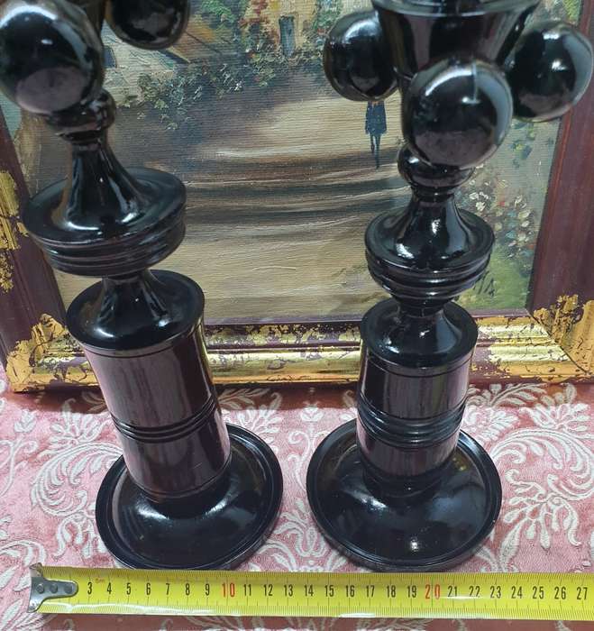 SOLID HARD WOOD ORNAMENTS