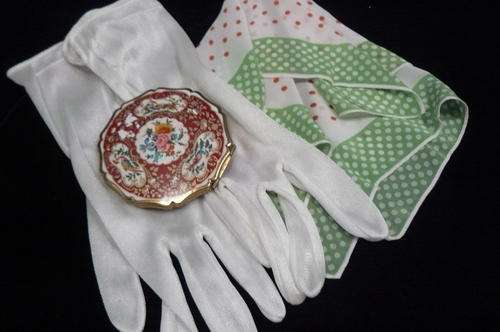 COMPACTUM, GLOVES AND HANKIE