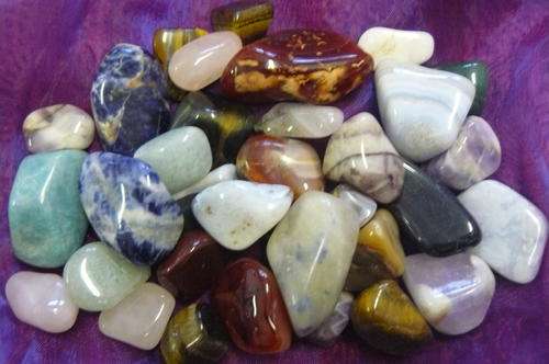 LOT OF SEMI PRECIOUS STONES LOT