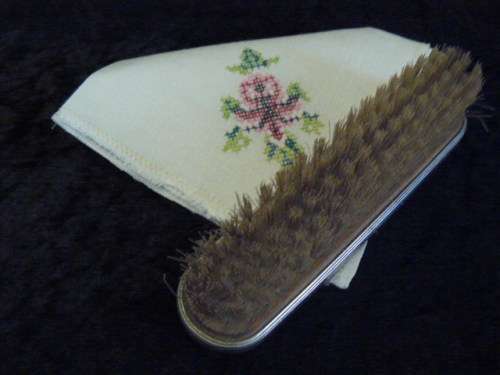 VINTAGE PETIT POINT BRUSH