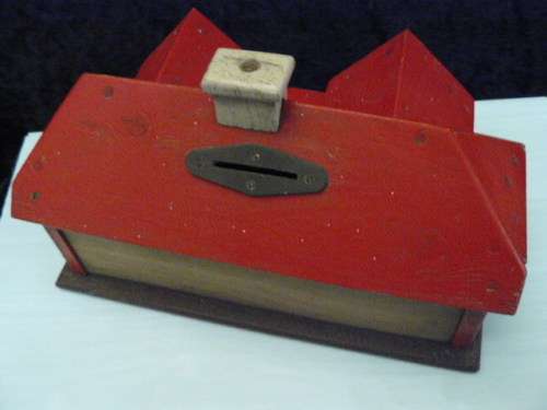 WOODEN HOUSE VINTAGE MONEY BOX HOUSE