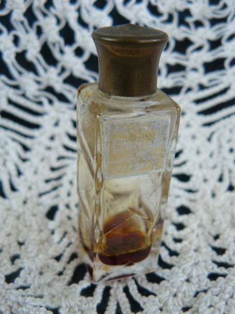 VINTAGE REFILLABLE GLASS MINIATURE PERFUME BOTTLE