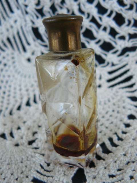 VINTAGE REFILLABLE GLASS MINIATURE PERFUME BOTTLE