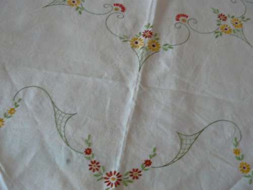 VINTAGE COTTON EMBROIDERED TABLE CLOTH + FREE GIFT !@!@!@!
