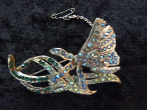LOVELY FLOWER BROOCH STUNNING