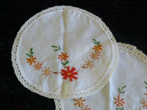 VINTAGE COTTON DOILIE SET