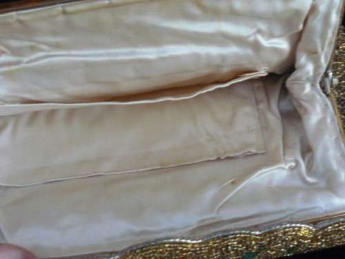 MOST STUNNING VINTAGE BEADED AND EMBROIDERED CLUTCH BAG