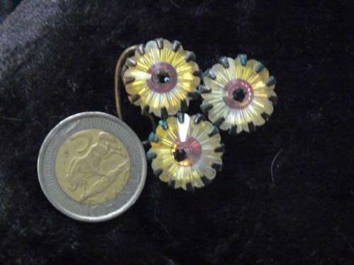 INTERESTING BROOCH PENDANT LOVELY