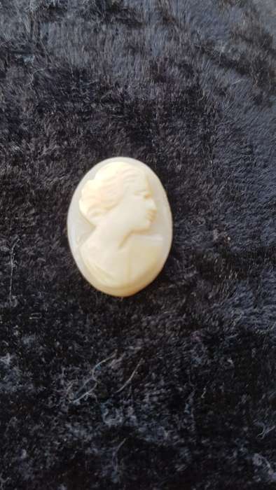 Super small very pretty Cameo Top 17mm x 12mm
