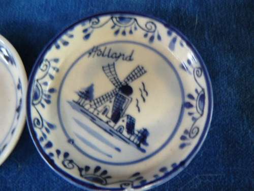BLUE AND WHITE PIN DISHES X 2