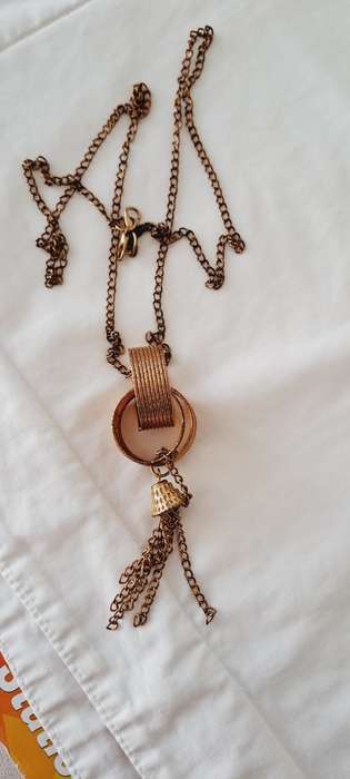 Bronzy coppery unusual but pretty long necklace