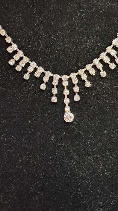 Pretty bling necklace