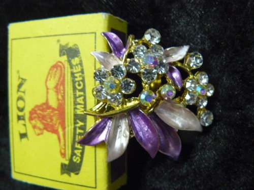 STUNNING BLING FASHION BROCH