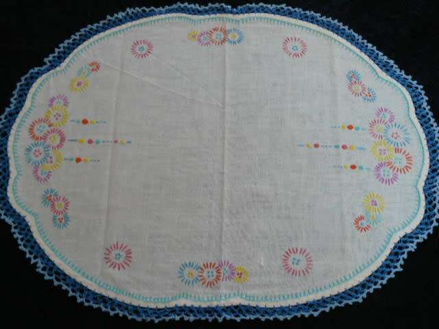 TRAY CLOTH VINTAGE COTTON EMBROIDERED WITH HAND CROCHETEDEDGE