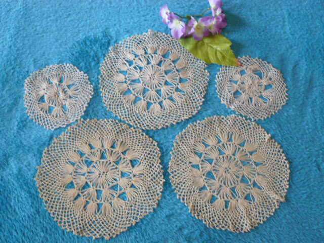 VINTAGE COTTON VERY FINE HAND CROCHETED DOILIES X 5 CREAM