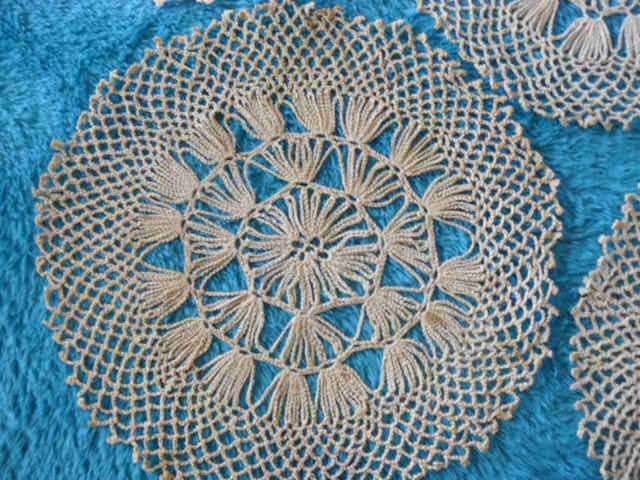 VINTAGE COTTON VERY FINE HAND CROCHETED DOILIES X 5 CREAM