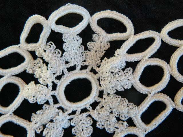 SET OF AMAZING VINTAGE DOILIES