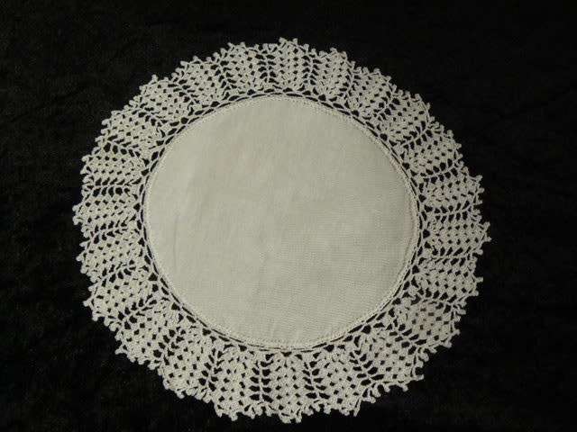 VINTAGE JUG COVER COTTON WITH HAND CROCHETED BORDER 21CM