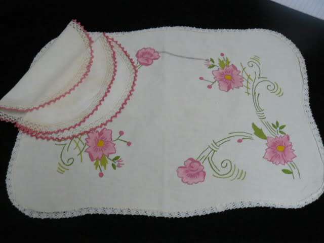 3 PIECE DOILIE SET COTTON