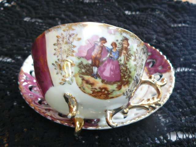 PORCELAIN DUO WIH MOTHER OF PEARL EFFECT STUNNING