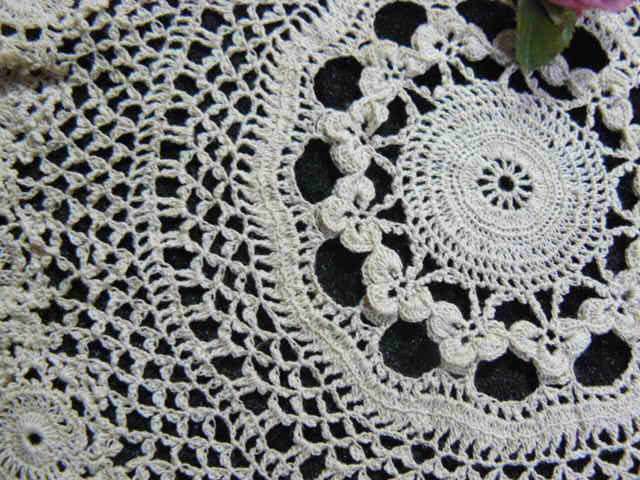 THE FINEST VINTAGE DOILIE SET HAND CROCHETED X 3