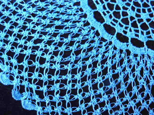 VERY FINE VINTAGE COTTON HAND CROCHETED BLUE DOILIE