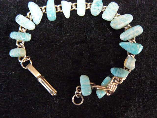 SILVER TONED FASHION BRACELET WITH SEMI PRECIOUS STONES