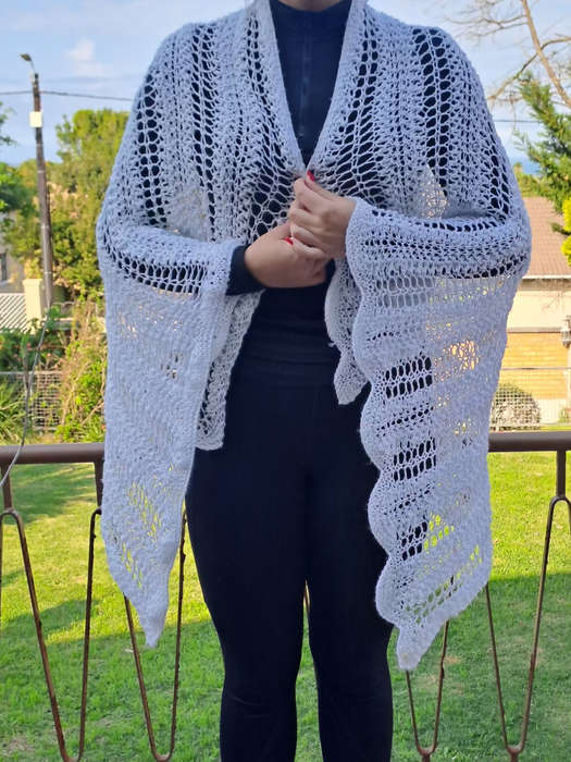 Absolutely stunning  vintage wool crocheted shawl one size fits all