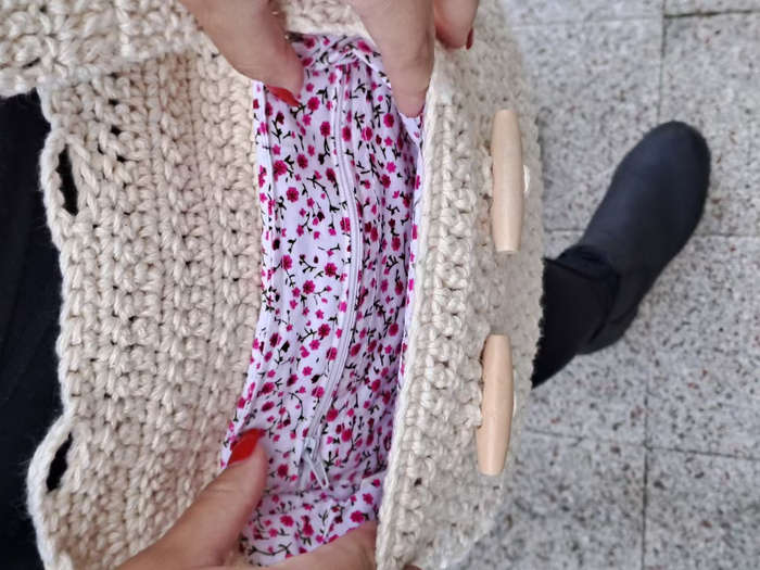 UNUSED beautiful vintage like hand crocheted cotton sling bag