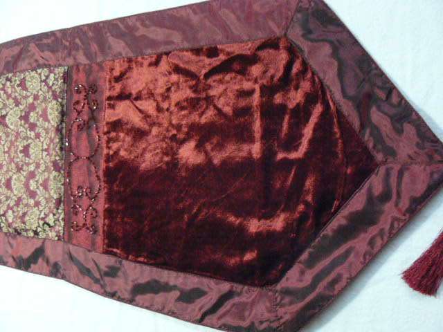 LARGE TABLE RUNNER FROM INDIA  ETERS LONG X 32 CM WIDE