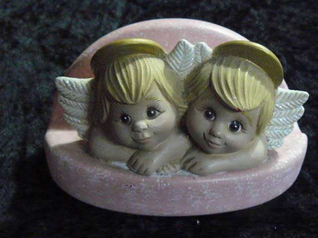 CERAMIC ANGEL SERVIETTE HOLDER