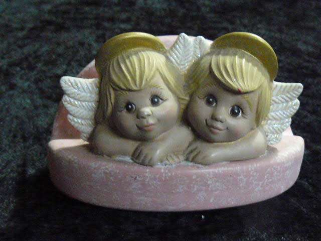 CERAMIC ANGEL SERVIETTE HOLDER