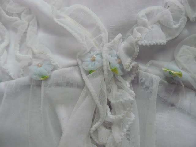 VINTAGE BED AND COTTON HANKIE