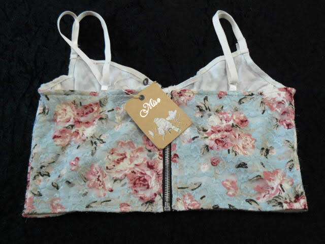 VINTAGE LIKE VEST WITH ZIP AT THE BACK
