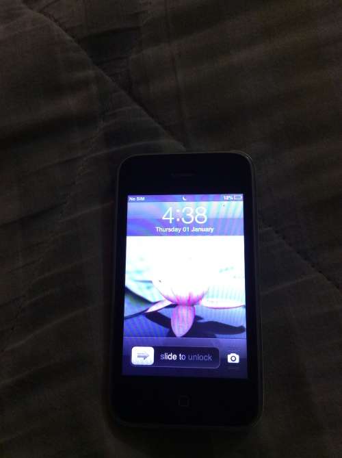 iPhone 3GS.