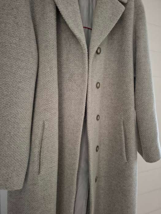 Elegant Ladies Winter Coat L - Mint Condition, Light Grey, Warm, Long, Stunning & Mostly Fleece Wool