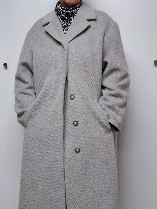 Elegant Ladies Winter Coat L - Mint Condition, Light Grey, Warm, Long, Stunning & Mostly Fleece Wool