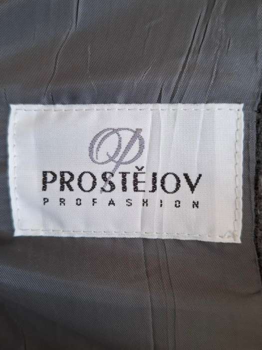 Grey Full Length Ladies Winter Coat - Excellent Condition with a Dark Grey Lining - Vintage Quality