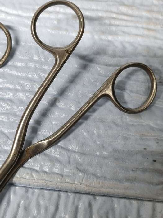 Medical related scissors ( lot of 10 )